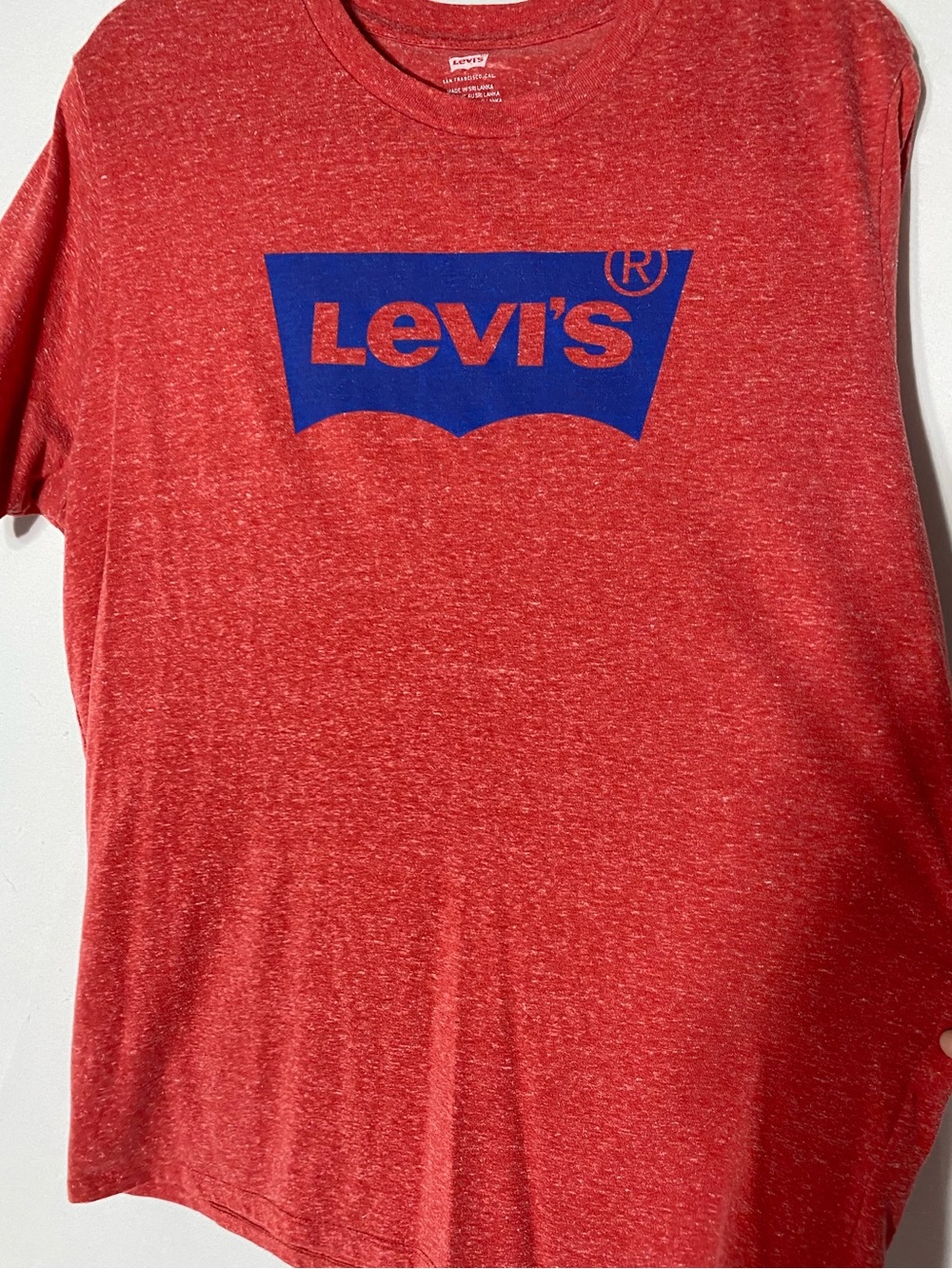 5/$25 Levi's Heathered Red Blue Batwing Logo Graphic T Shirt  XL - Picture 3 of 12